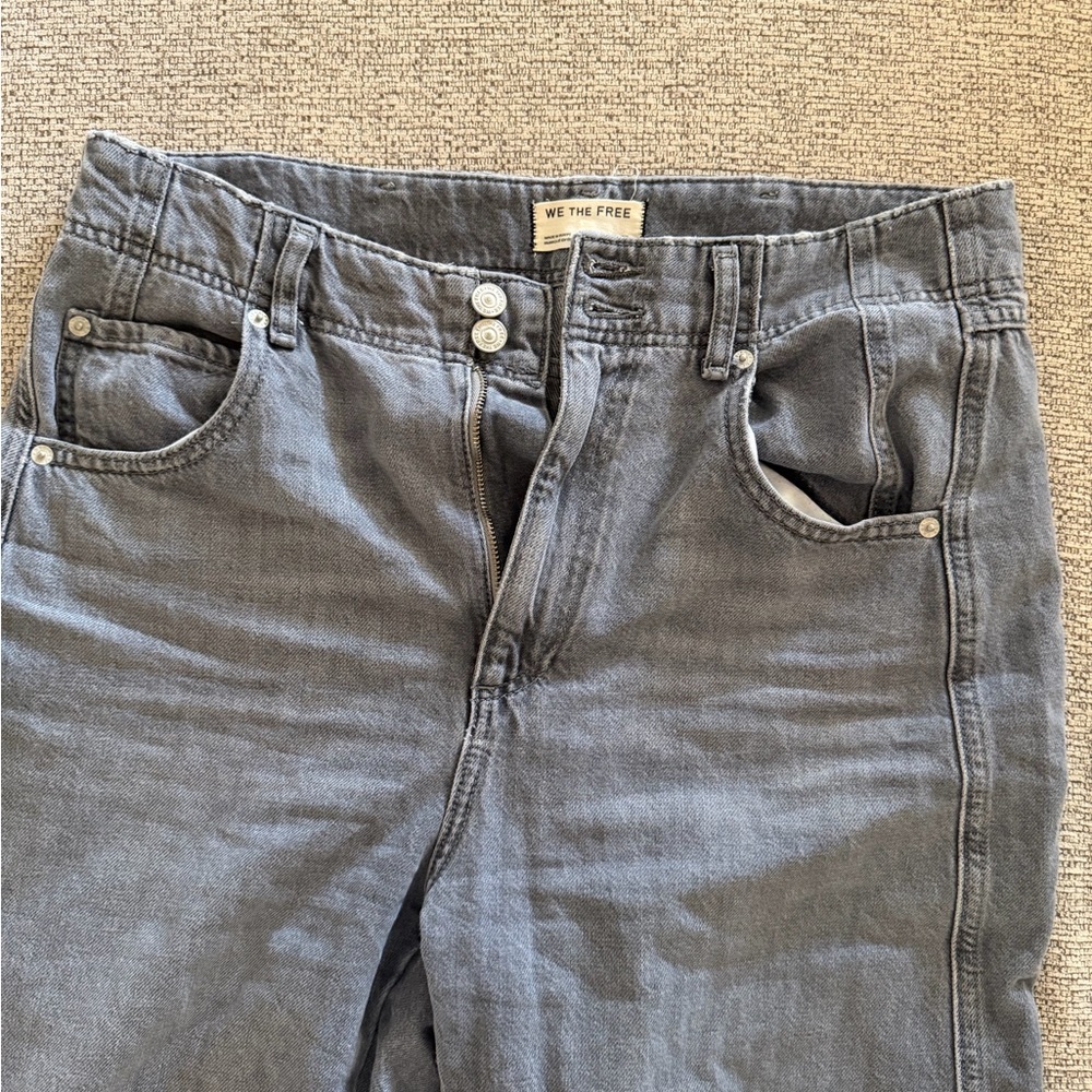 We The Free Women's Gray Straight Leg Jeans - Picture 2 of 3
